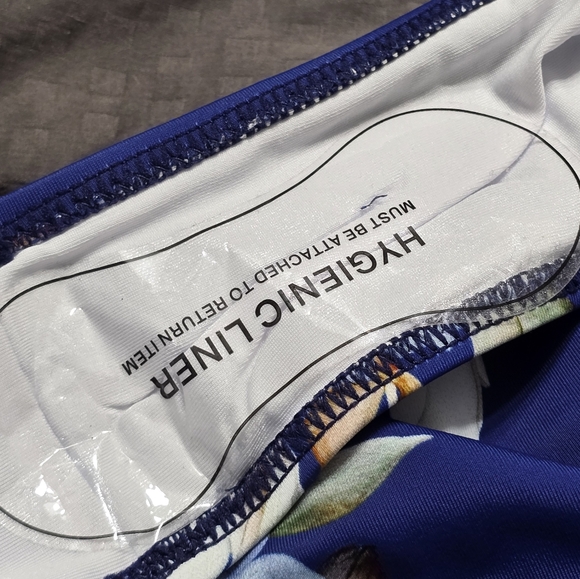 NWT Cupshe Blue Floral Strappy One Piece Swimsuit Women's Size Medium - Picture 5 of 10